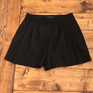 Theory Black Pleated Wool Shorts Size 4